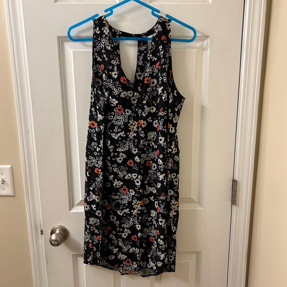Floral v-neck dress